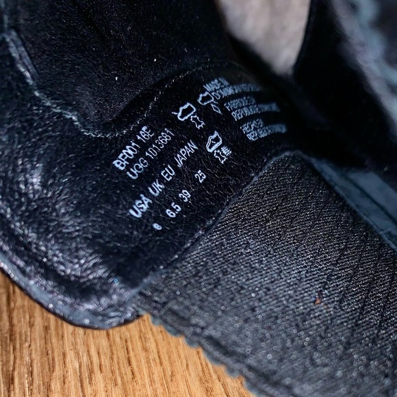 UGG black leather heeled booties-womens: size 8 - Picture 8 of 11